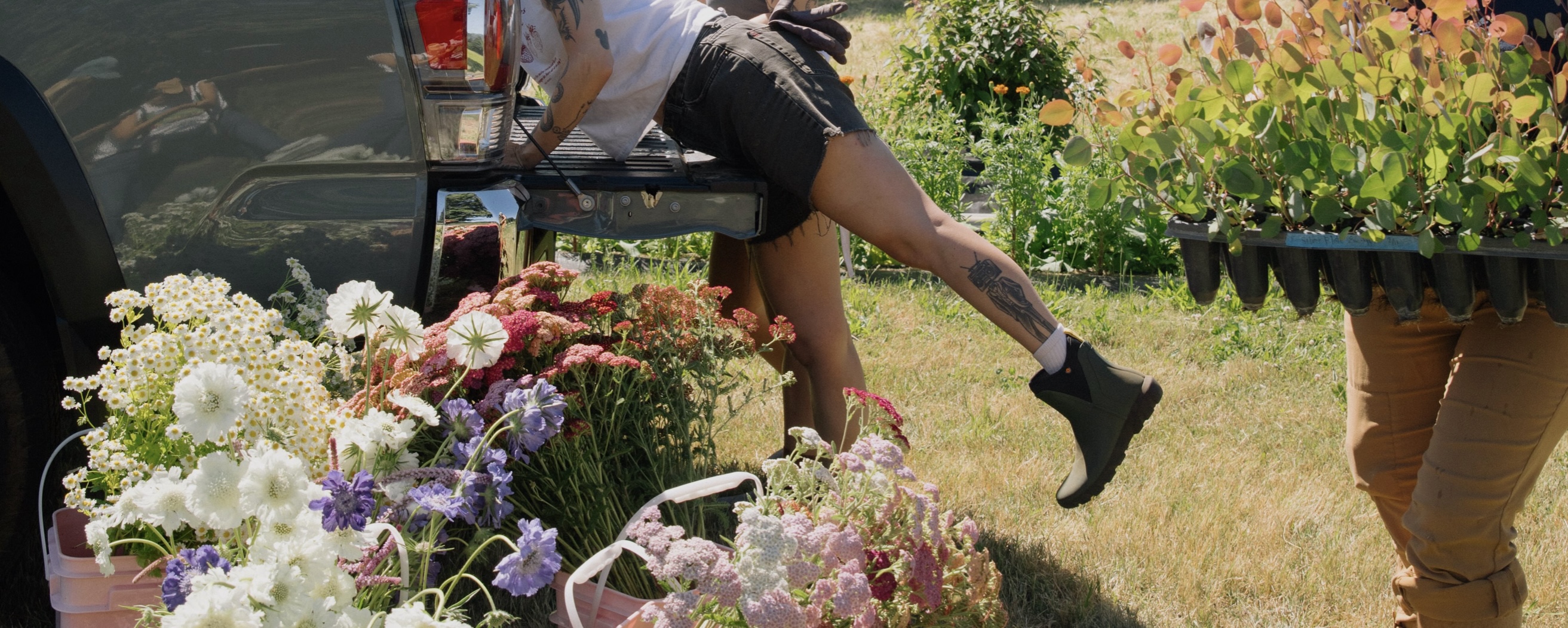Click to shop the women's Sauvie featuring the style surrounded by flowers.