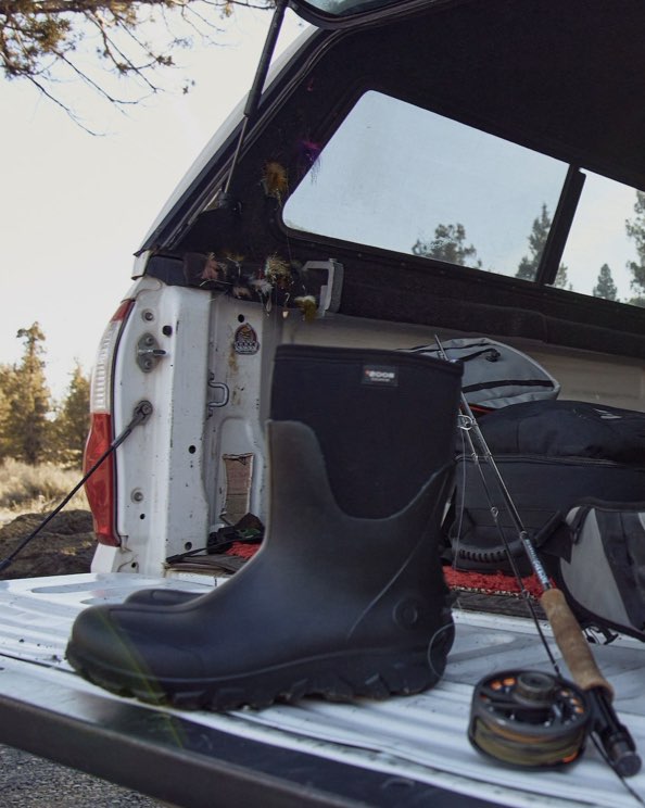 Shop the men's Classic Seamless featuring the boot on a tailgate. 