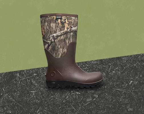 Shop our kids' camo boots featuring the Classic Seamless Mossy Oak.