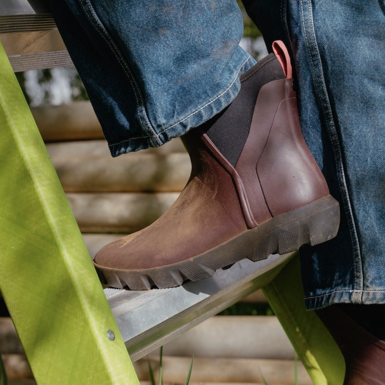 Shop our Women’s Sauvie Chelsea garden boots