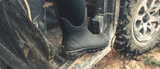 Image features the women's Classic Seamless boot in black on a ranger.