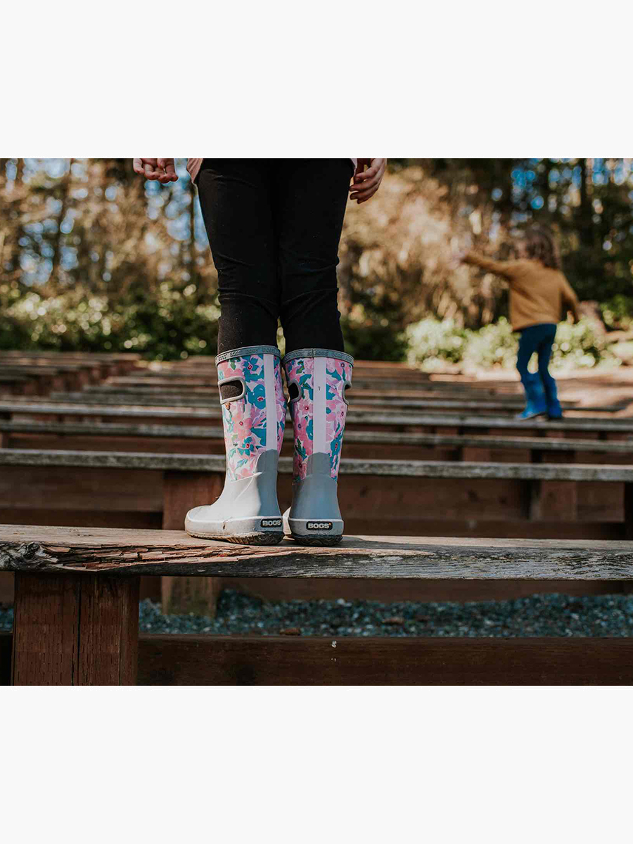 Rainboots Pansies eleventh rotate image.